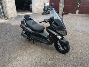 Piaggio xevo 125 Cz doklady v ceně Černý 1
