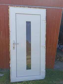 Plastové vchodové dvere