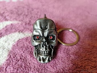 Klíčenka (přívěsek na klíče) ve tvaru Terminátoru T800