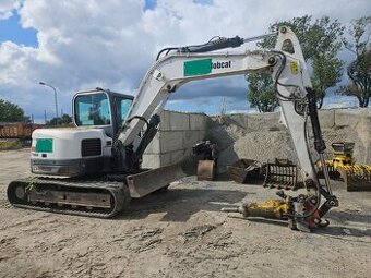 Pásový minibagr BOBCAT E85