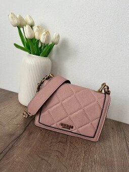 Starorůžová crossbody kabelka Guess