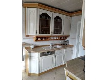 Krémová venkovská linka z masivu se spotřebiči,5543