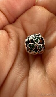 Korálek se čtyřlístky na Pandora náramek