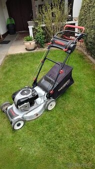 Benzinová sekačka Weibang s pojezdem