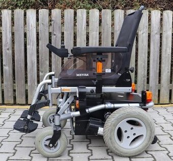 Elektrický invalidní vozík Meyra Champ s liftem.