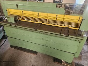 Tabulové nůžky Stankoimport 3314, 1600/2,5