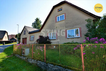 Prodej domu s uzavřeným dvorkem a samostatnou stodol, 122526