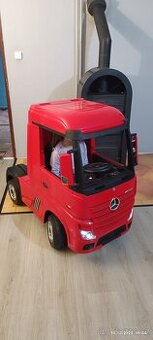 Dětské elektrické auto Mercedes Benz Actros
