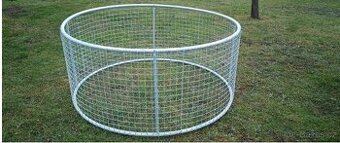 Kruhové příkrmiště pro koně