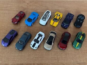 Hot Wheels - 12 autíček dle foto