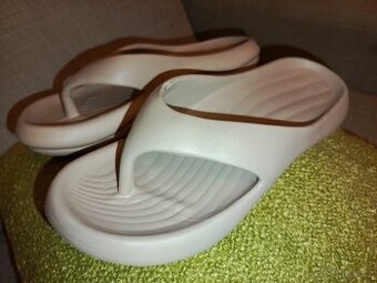 Plážové dámské boty vel. 40