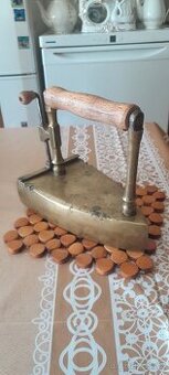 Nádherná stará žehlička cca 1890 rok