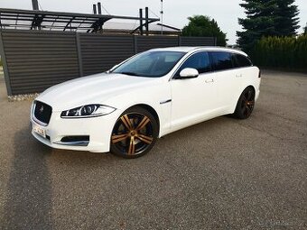 Jaguar XF Sportbrake 2014 - nestartuje