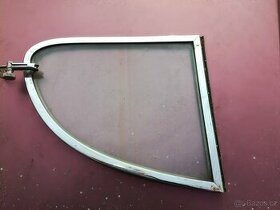 Větrací okénka na T 603 - 1