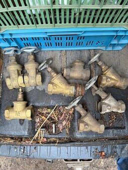 Uzavírací mosazné ventily