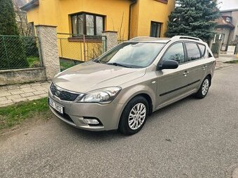 Kia Ceed 2011 1.4 77kw
