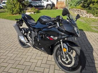Kawasaki Ninja 125 Ebony 2026
