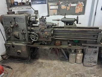 Soustruh na kov