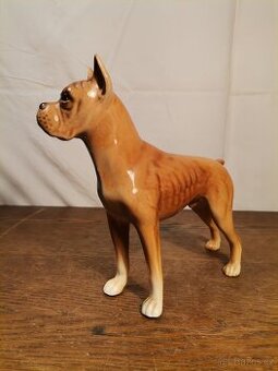 Porcelánový pes Goebel - velká soška Boxer...