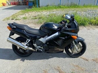 Honda Vfr 800 rc46 FI 72Kw Výměna za Čz nebo Jawa