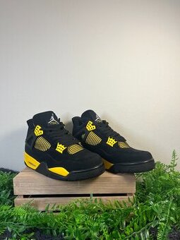 Air Jordan 4 Retro "Thunder" (46)
