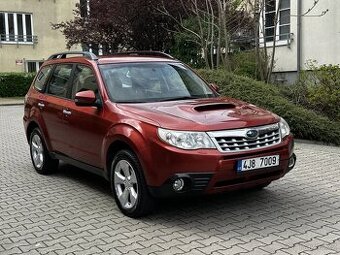 Subaru Forester 2.0 D SUV 4x4 Xenony Tažné 2t Kamera 1. Maj