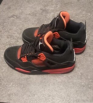 Air Jordan 4