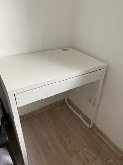 Psací stůl IKEA