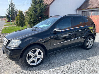 MERCEDES BENZ ML 420 CDI 4-MATIC PEKNY STAV.