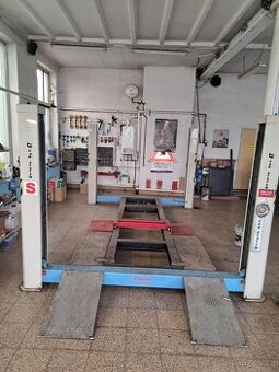 Rámový hever / rovnací rám CAR SYSTEM – Verona, Itálie (nosn