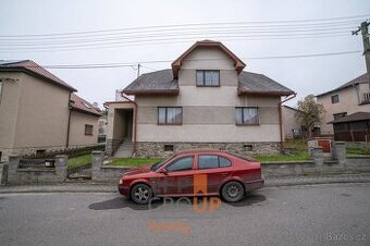 Prodej rodinného domu s užitnou plochou 194 m2 a pozemkem, - 1