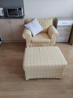 Žluté křeslo IKEA + taburet