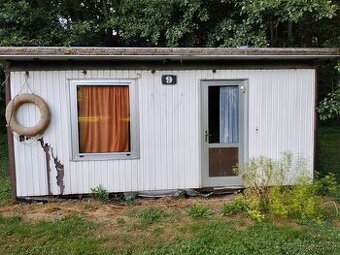 Dvě stavební buňky.