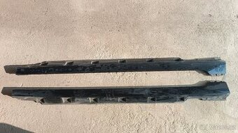 Vnitřní a venkovní prahy VW Passat B8