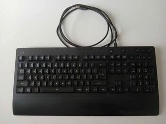 Logitech G213