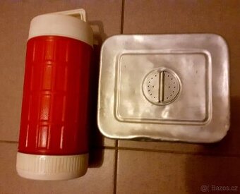 Doza a termoska, retro