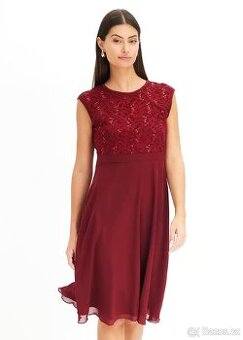 Krásné a elegantní společenské šaty 42/44 REZERVACE