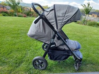 Kočárek Joie s adaptéry (korbička pro miminko + sporťák)