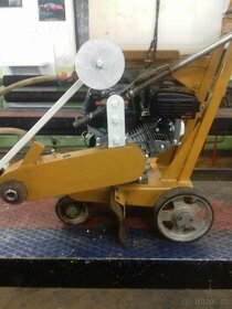 prodám řezačku na beton .