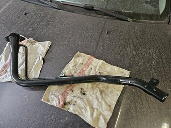 Suzuki grand vitara 2.0i palivová trubka nadrže