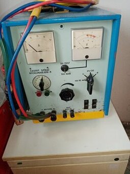 Velká dílenská nabíječka 12,24,48V až 40A.