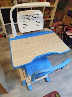 Rostoucí stůl a židle