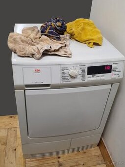 levná značková sušička AEG na 7kg