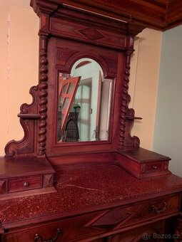 Starožitná skříň,komoda se zrcadlem