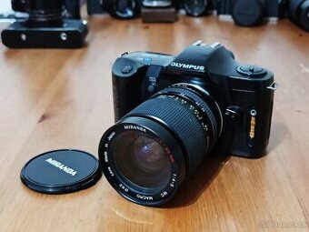 OLYMPUS OM 101 (Olympus Zuiko Digital 14-45mm) - 1988