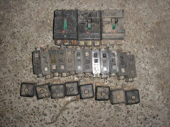 staré jističe bakelit  elektroodpad