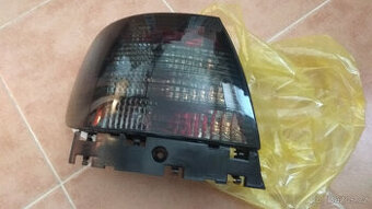 Audi A4 B5 sedan, zadní levé světlo