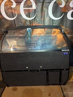 VW Caddy přepážka