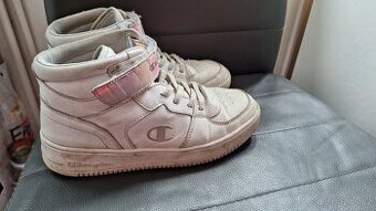 Prodám kotníkové boty Champion