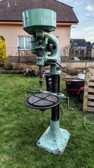 Sloupová vrtačka VK 32